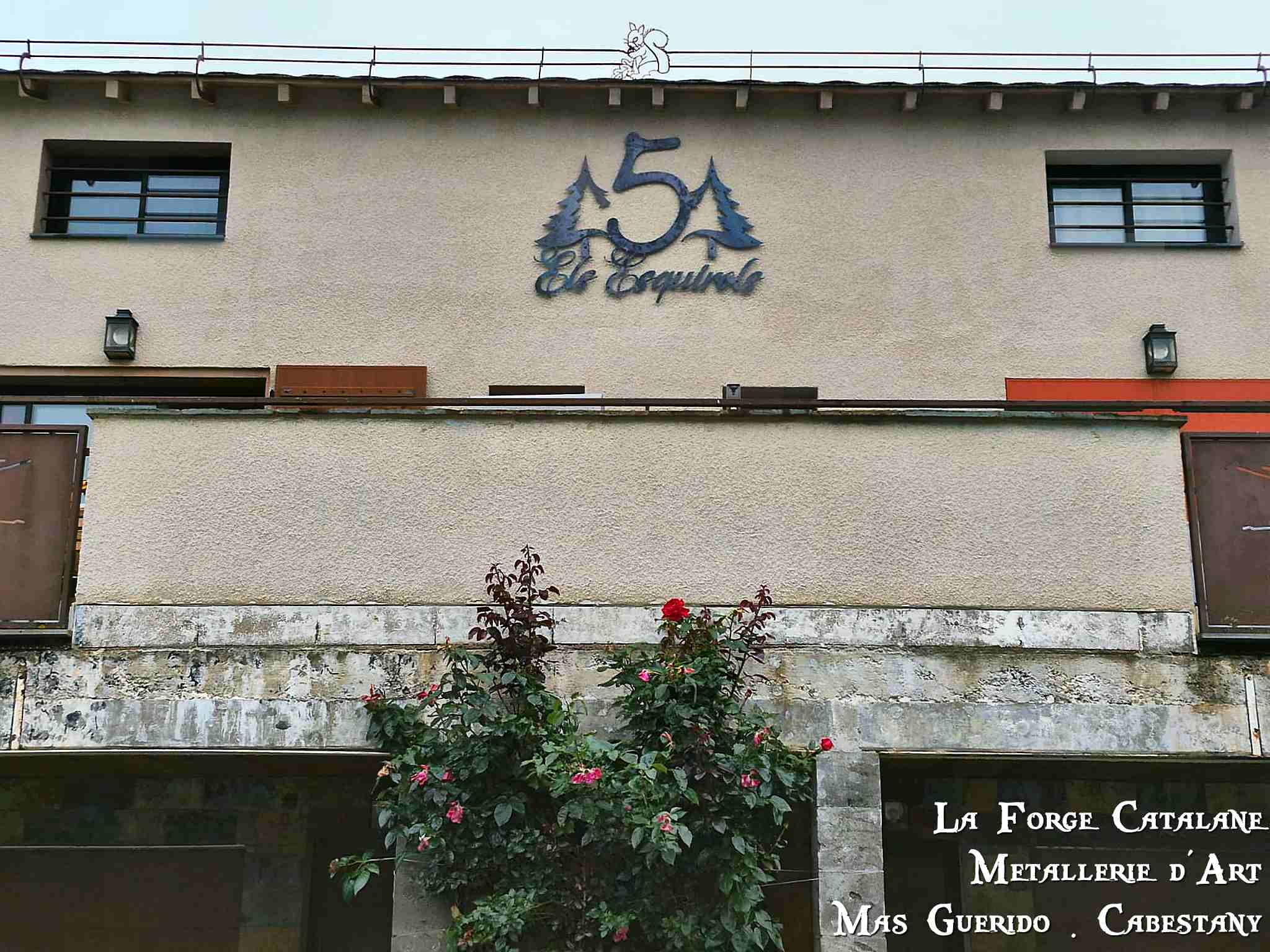 Nom et numero de main découpe laser la forge catalane.jpg